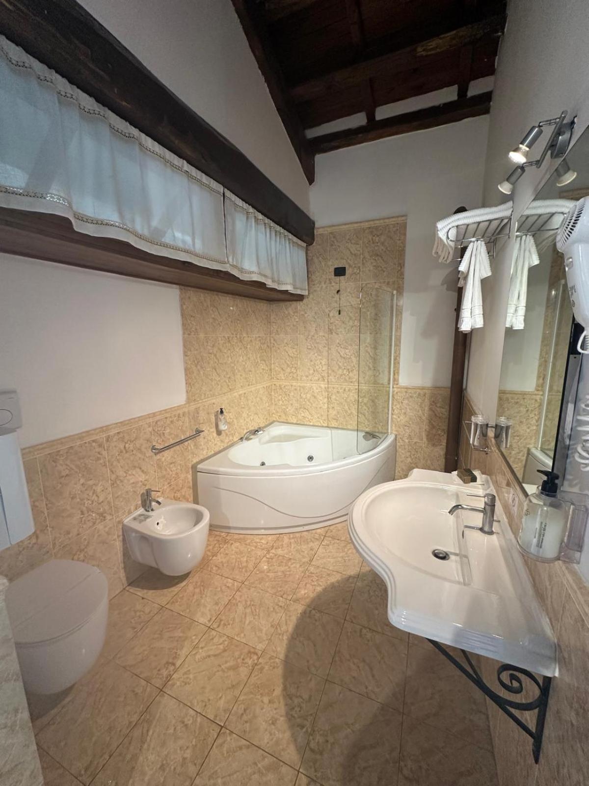 Hotel Tenuta Dell'Argento Resort Civitavecchia Exteriör bild